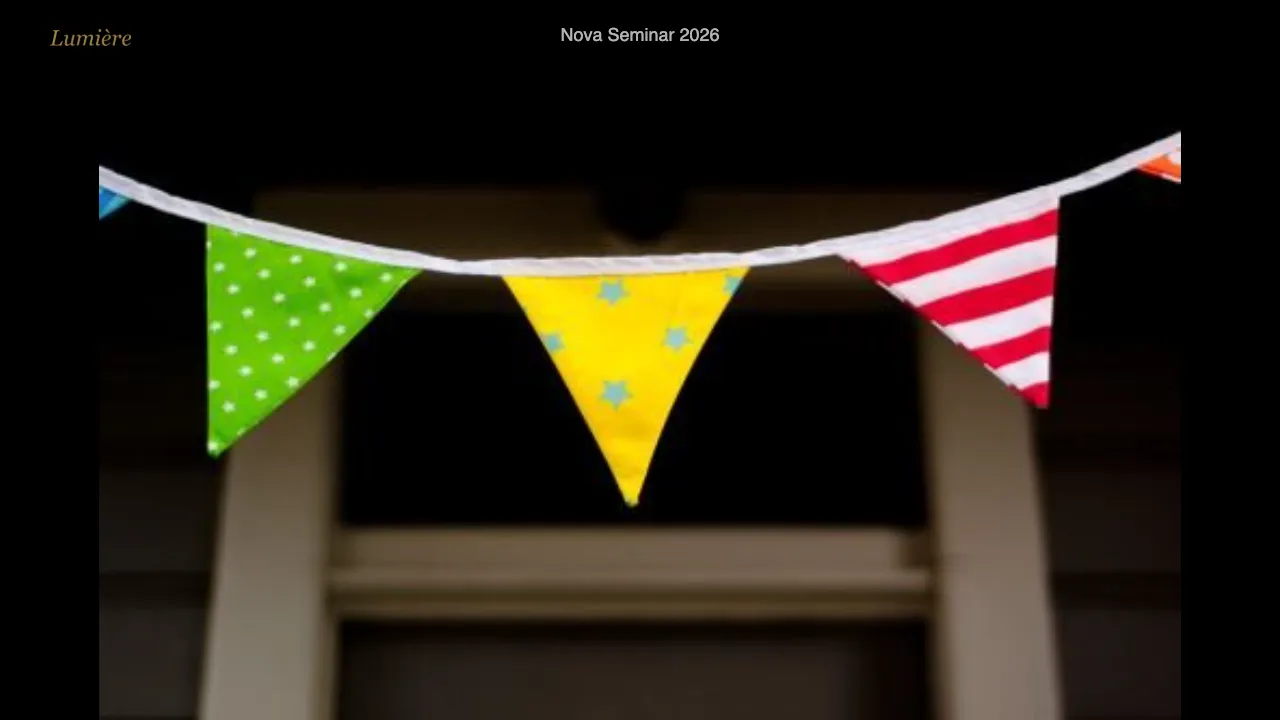 The slideshow of a studio album in full screen, with the Lumière logo at the top left